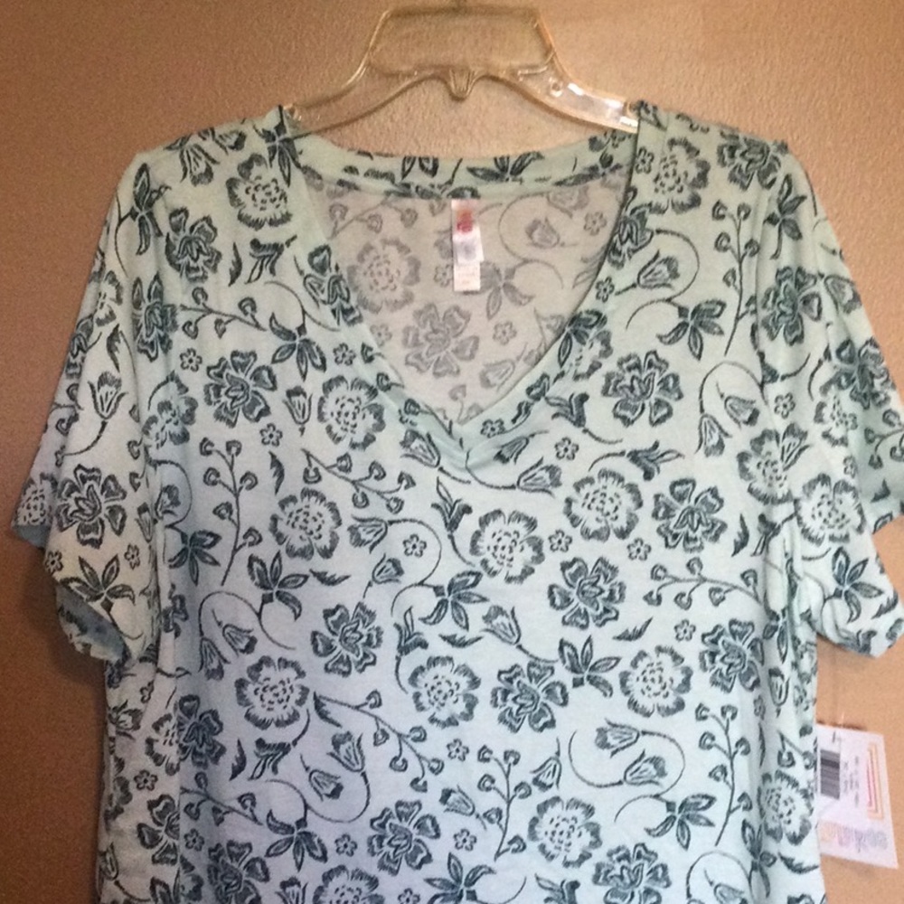 NWT Lularoe Christy T Shirt, size 2XL. Mint green with darker green florals